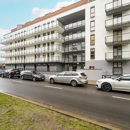 Spacious Niemena With Free Garage By Renters Poznan