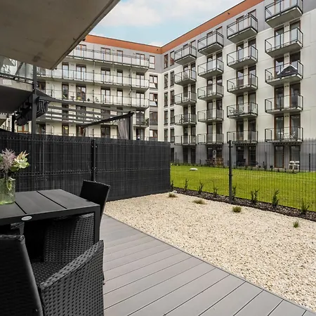 Spacious Niemena With Free Garage By Renters Poznan