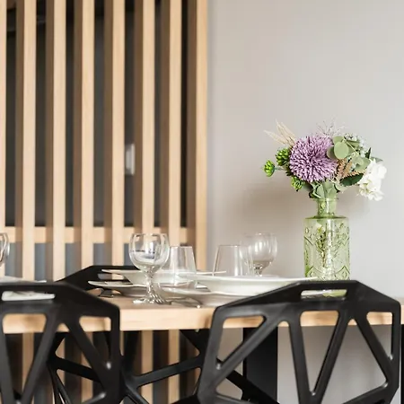 Spacious Niemena With Free Garage By Renters * Poznan