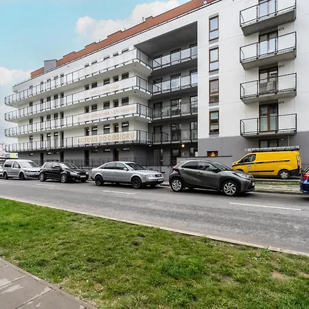 Spacious Niemena With Free Garage By Renters Apartment Poznan