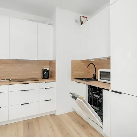 Spacious Niemena With Free Garage By Renters *