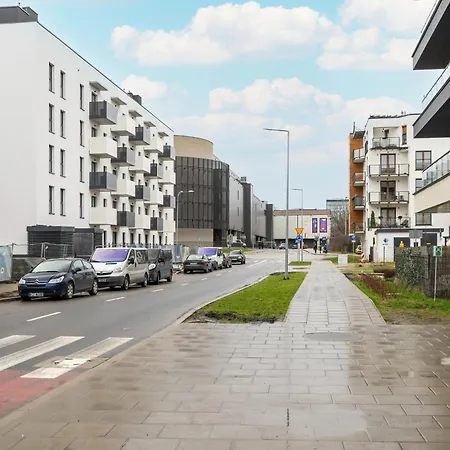 Spacious Niemena With Free Garage By Renters شقة