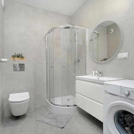 Apartment Spacious Niemena With Free Garage By Renters Posen