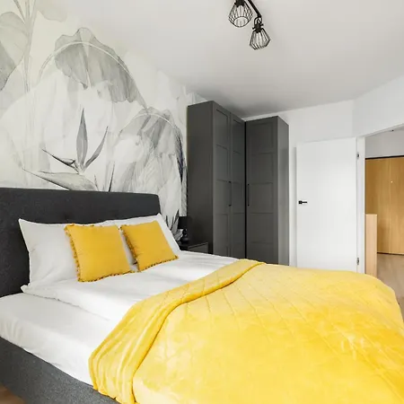 Spacious Niemena With Free Garage By Renters *