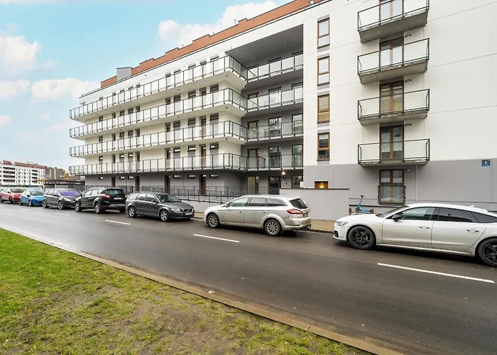 Spacious Niemena With Free Garage By Renters Познань