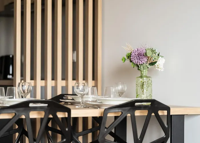 Spacious Niemena With Free Garage By Renters * Poznan